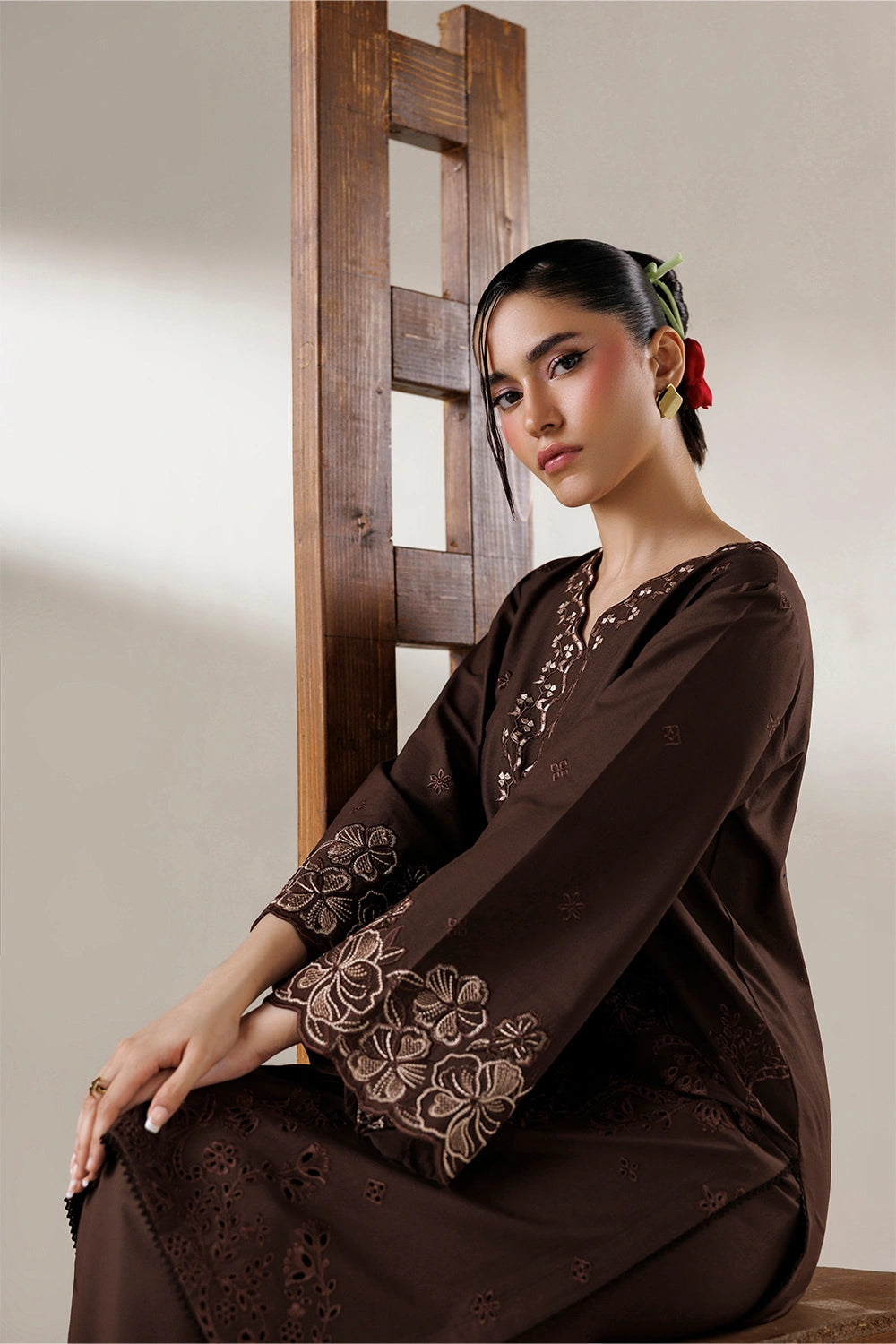 Azure | Chic Essentials |Brown Sugar