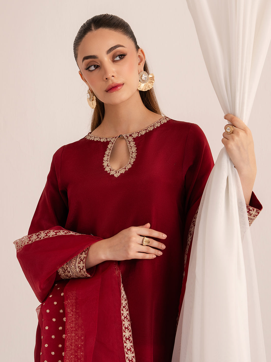 Izel | The Silk Chapter | Cherie