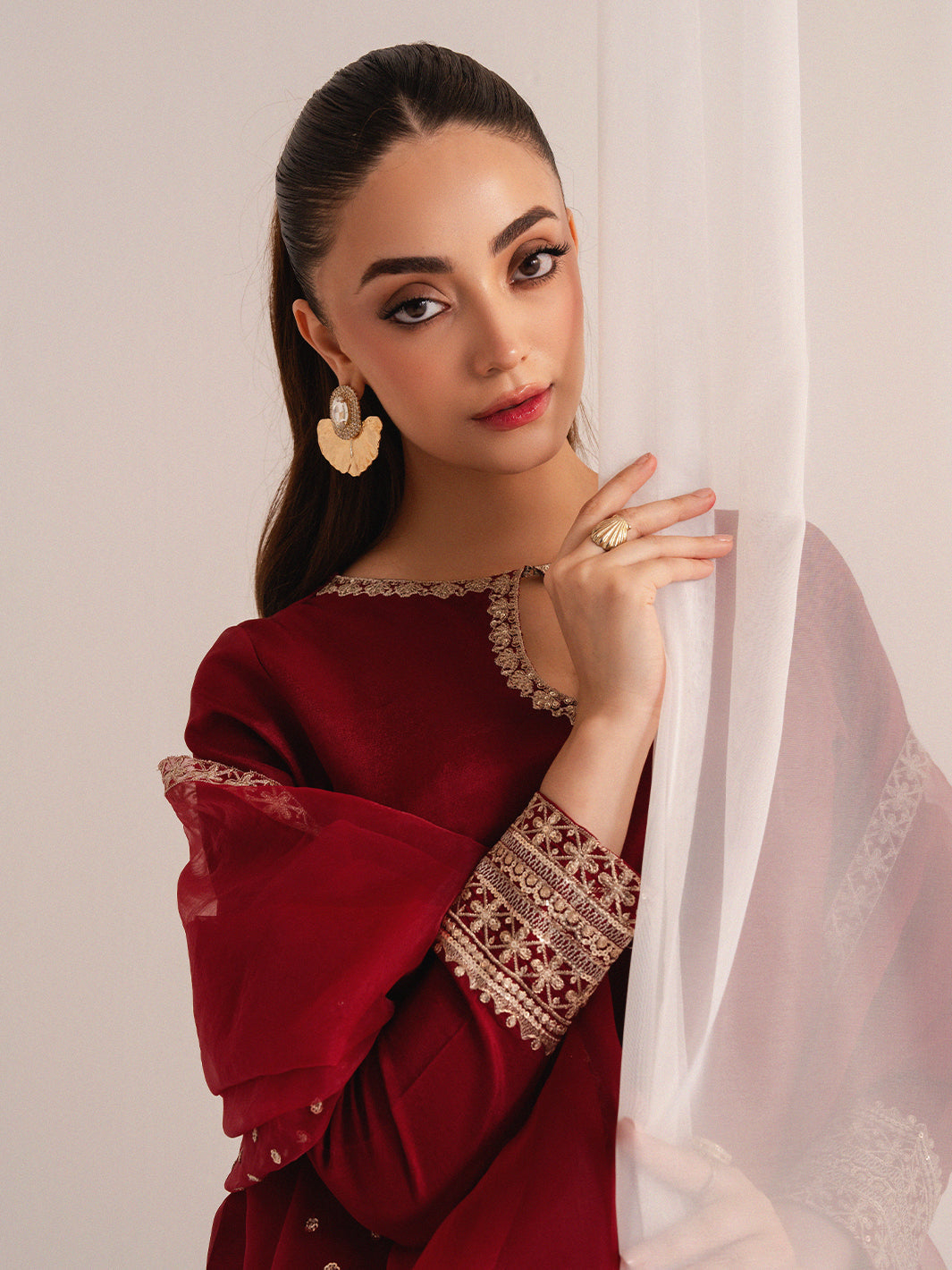 Izel | The Silk Chapter | Cherie