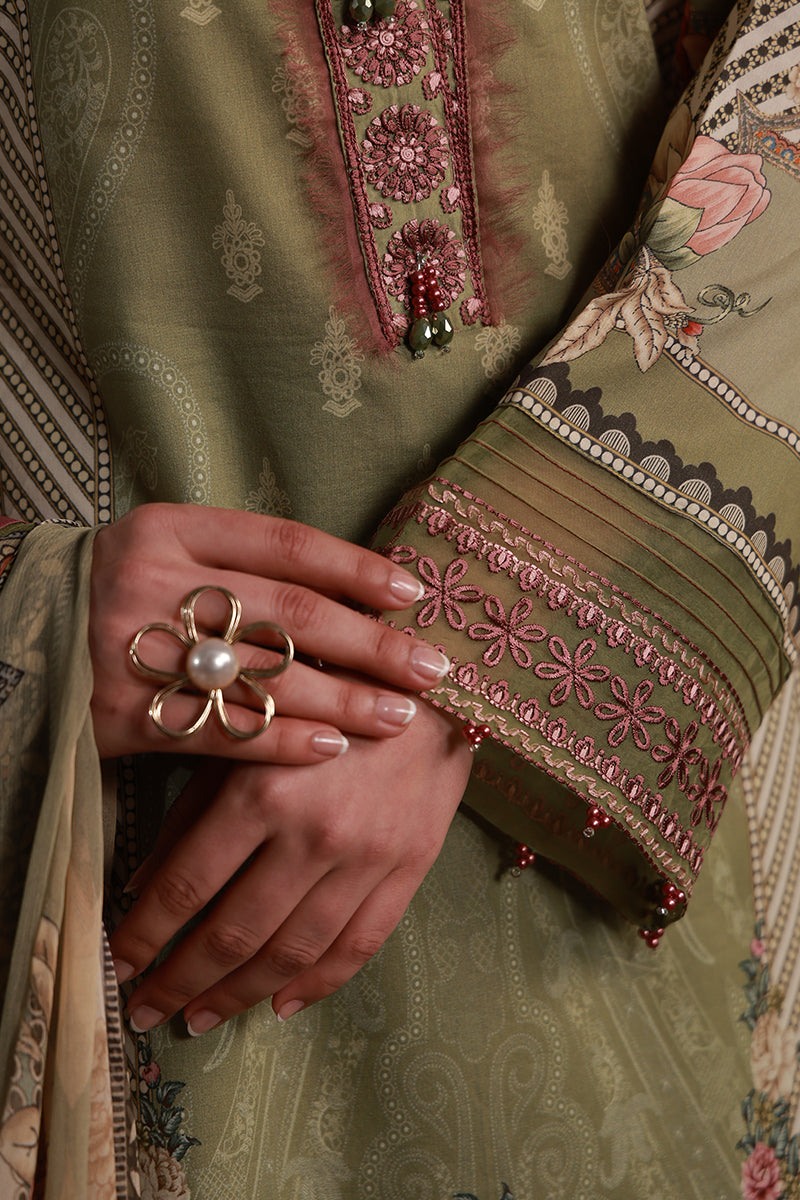 Gulaal | Delia Lawn | Alma