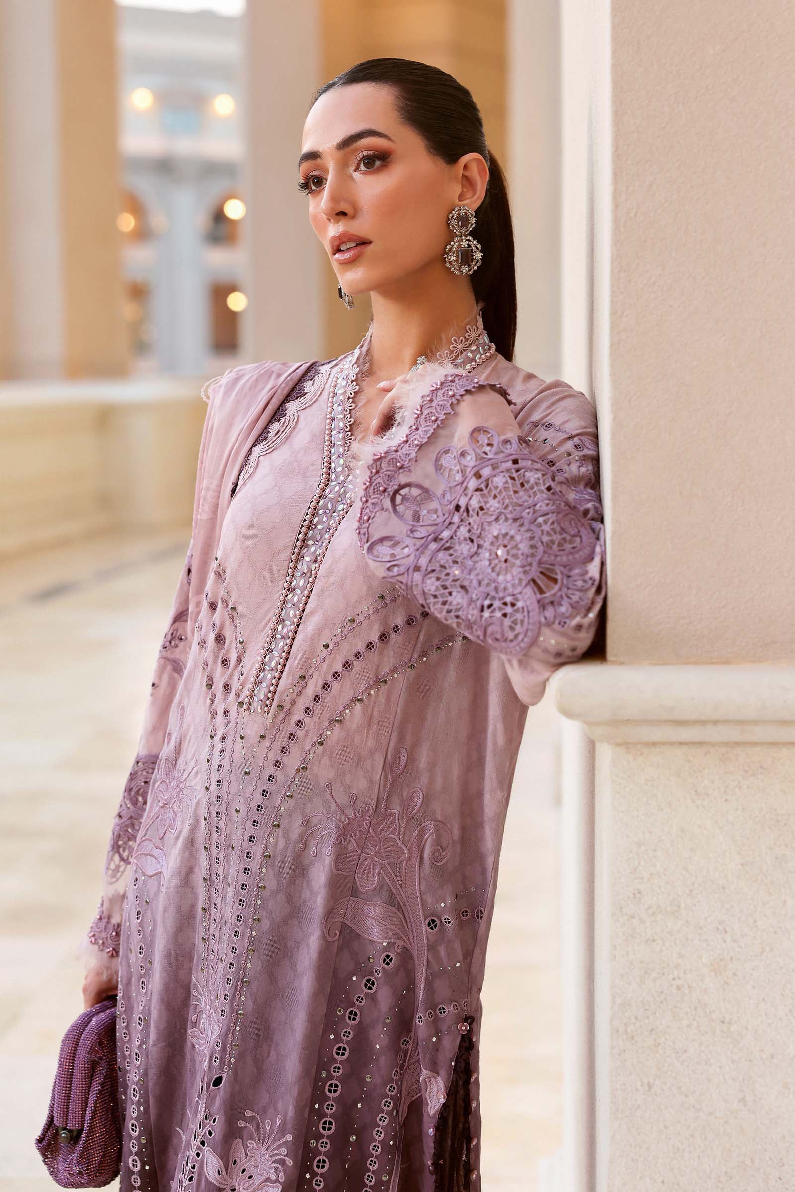 Maria B | Lawn 26 | D-2601-B