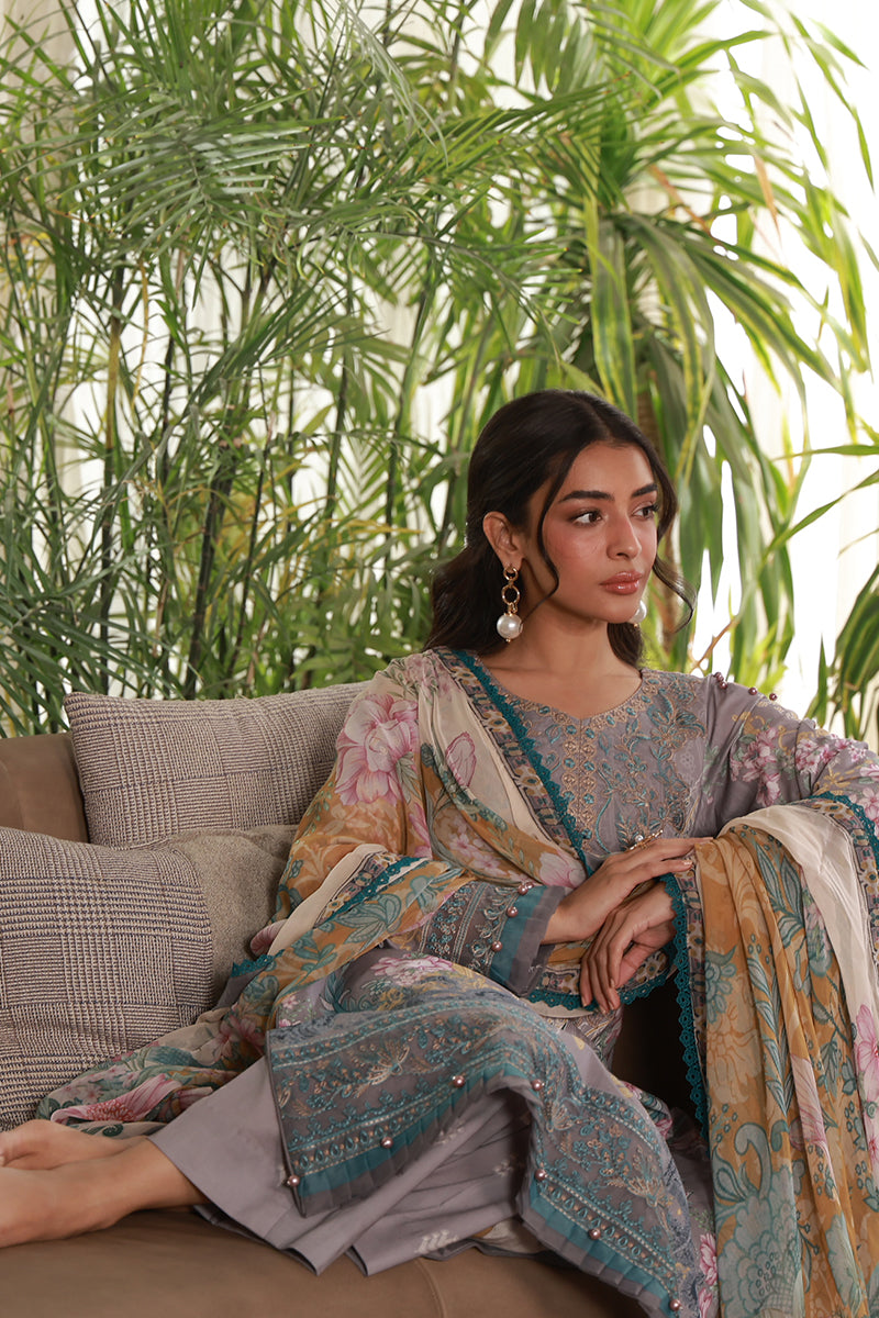 Gulaal | Delia Lawn | Orra