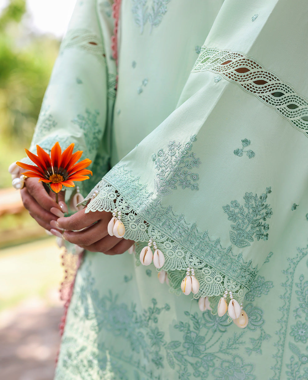 Republic Womenswear | Talia Luxury Lawn 25 | D4-A - Zayli