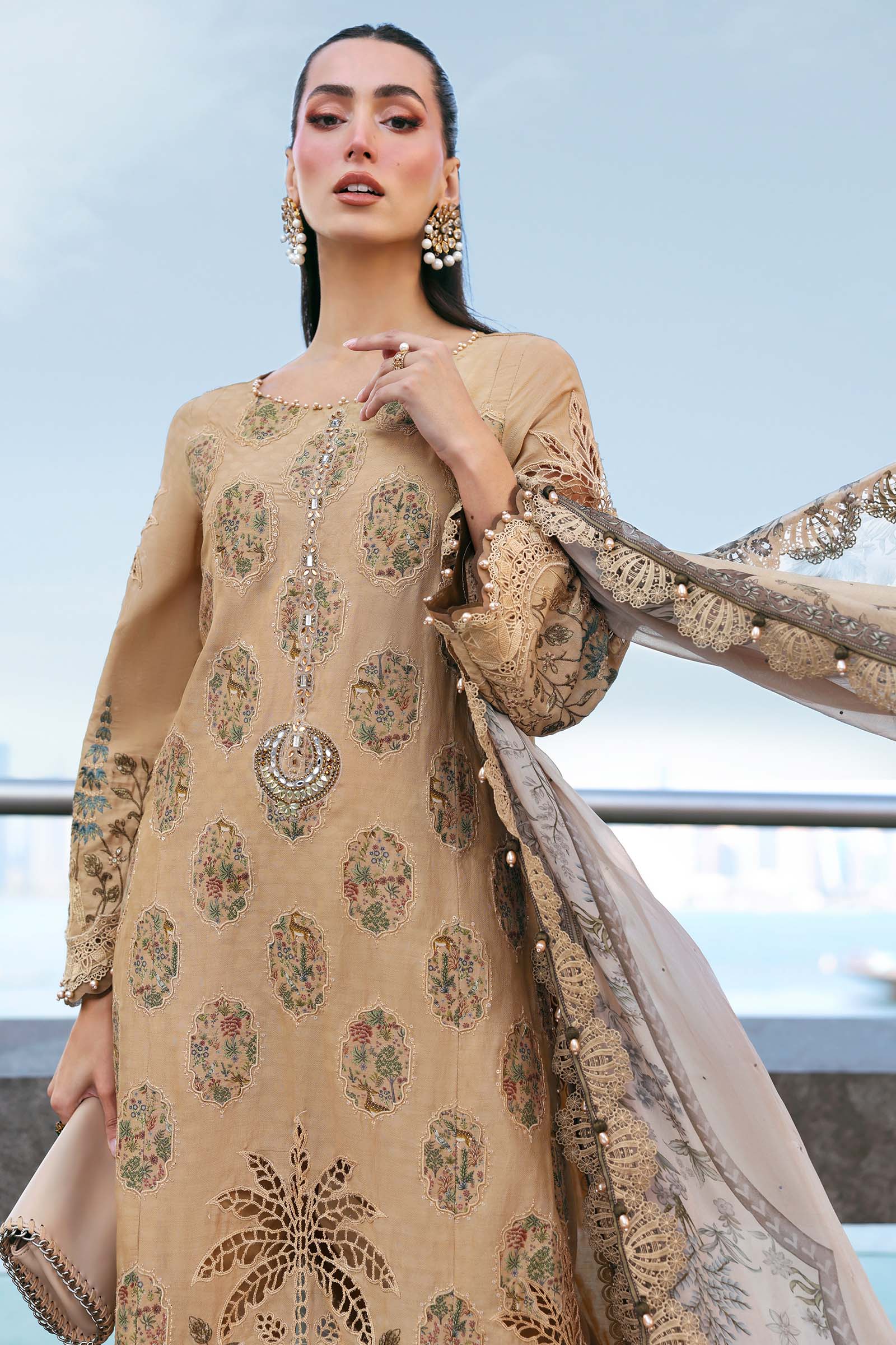 Maria B | Lawn 26 | D-2605-A