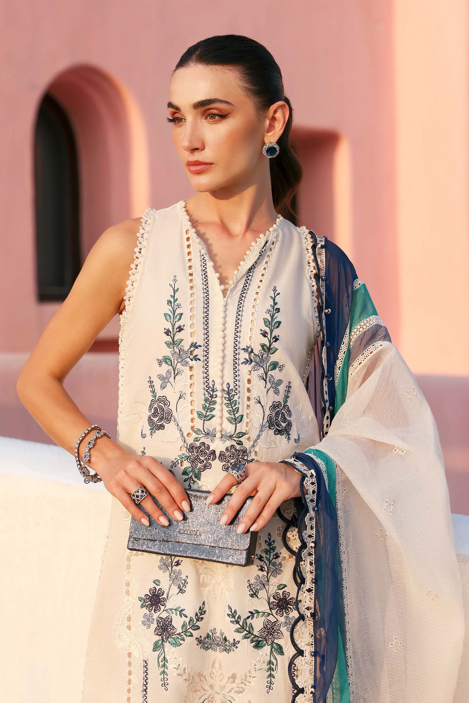 Maria B | Lawn 26 | D-2609-B