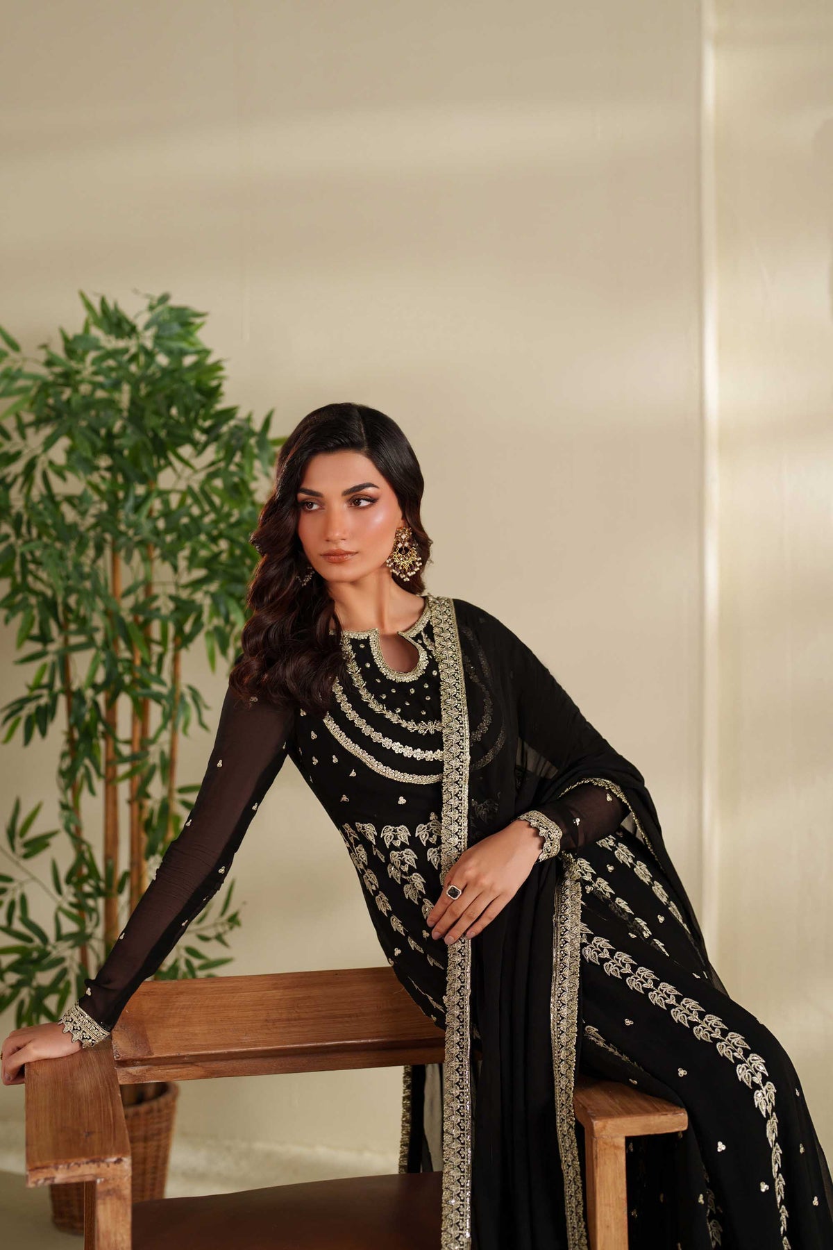 Akbar Aslam | Formal Pret | Parizay