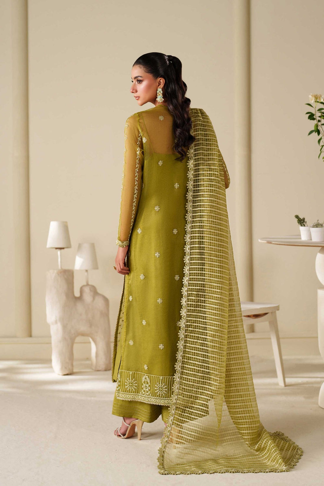 Akbar Aslam | Formal Pret | Lumi