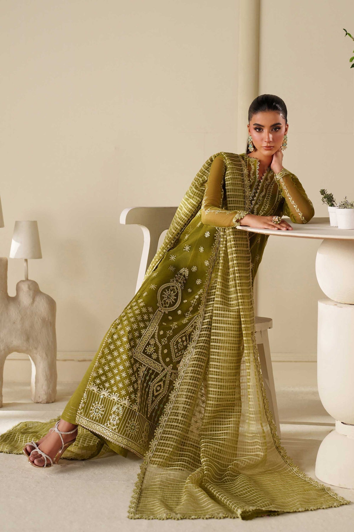 Akbar Aslam | Formal Pret | Lumi