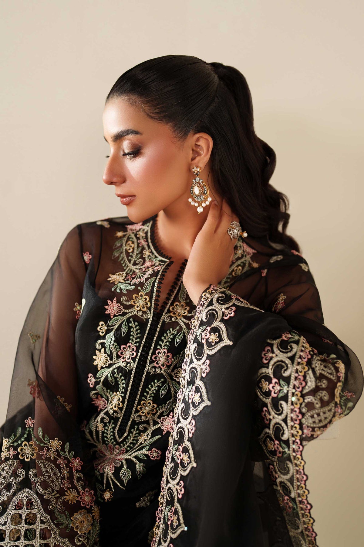 Akbar Aslam | Formal Pret | Noir