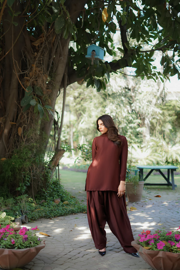 Erum Khan | Nue Pret | Espresso Gloe