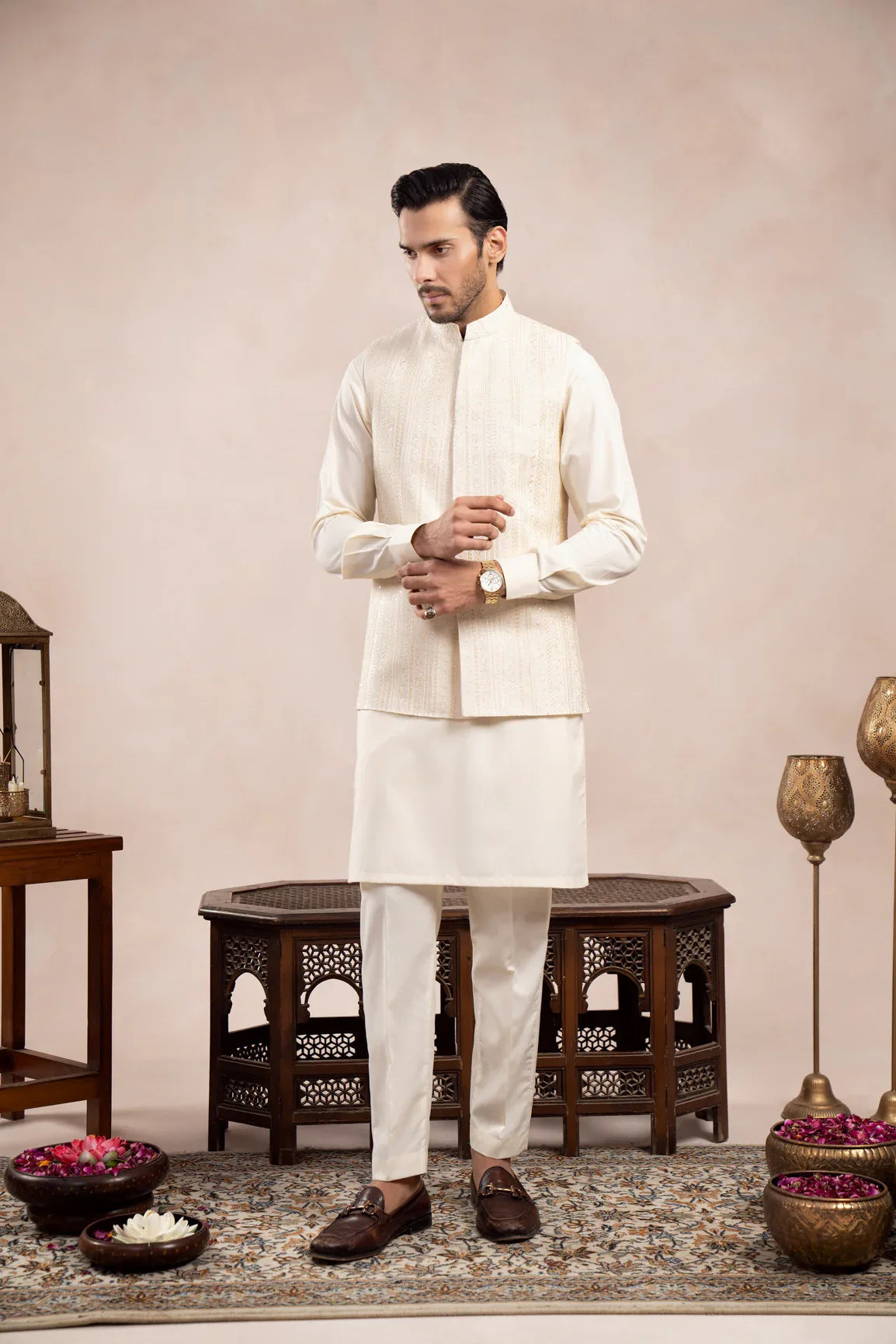 Bosky White Falling Embroidered Waistcoat - Men