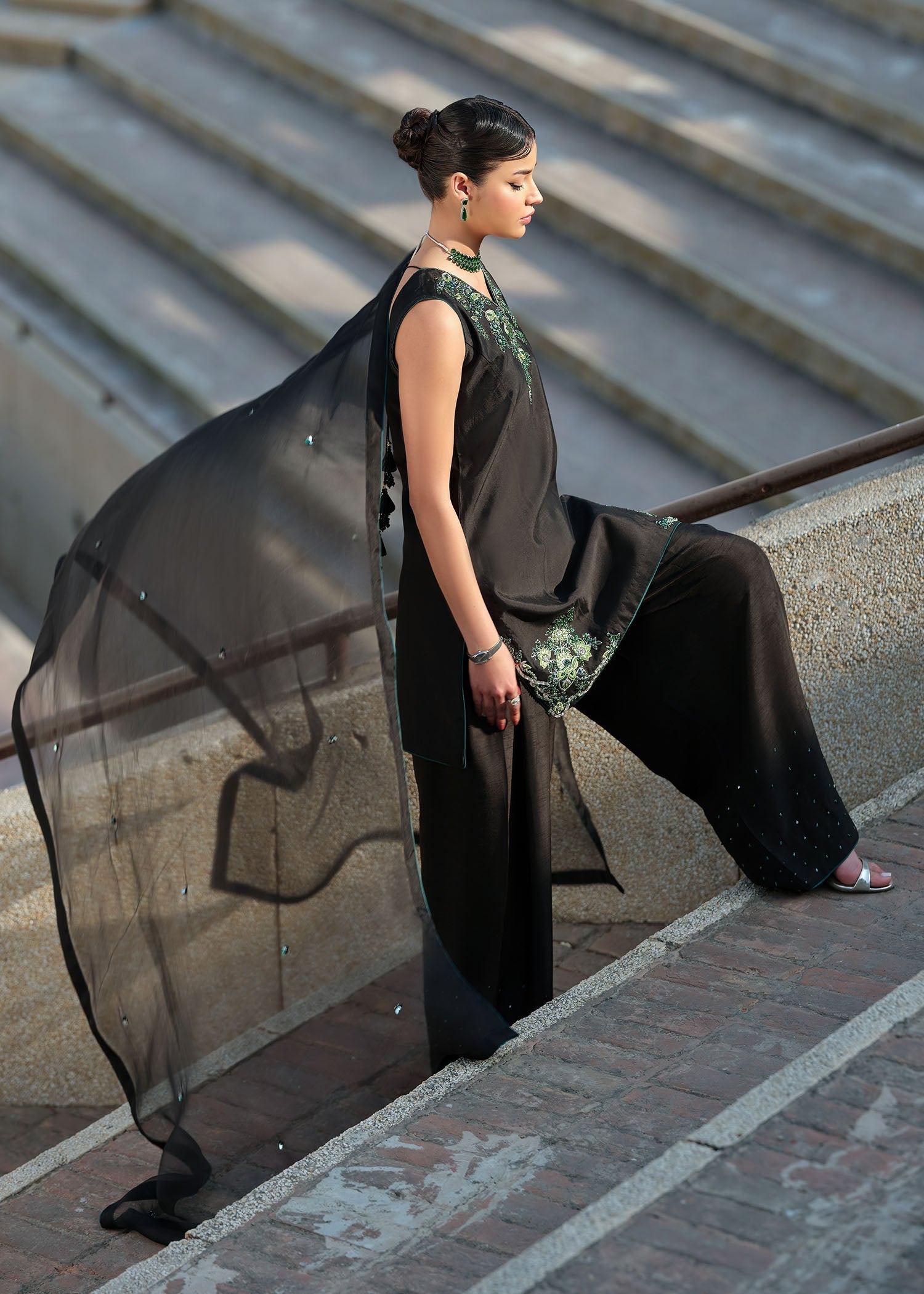 Mahum Asad | Sarai Luxury Formals | Onyx