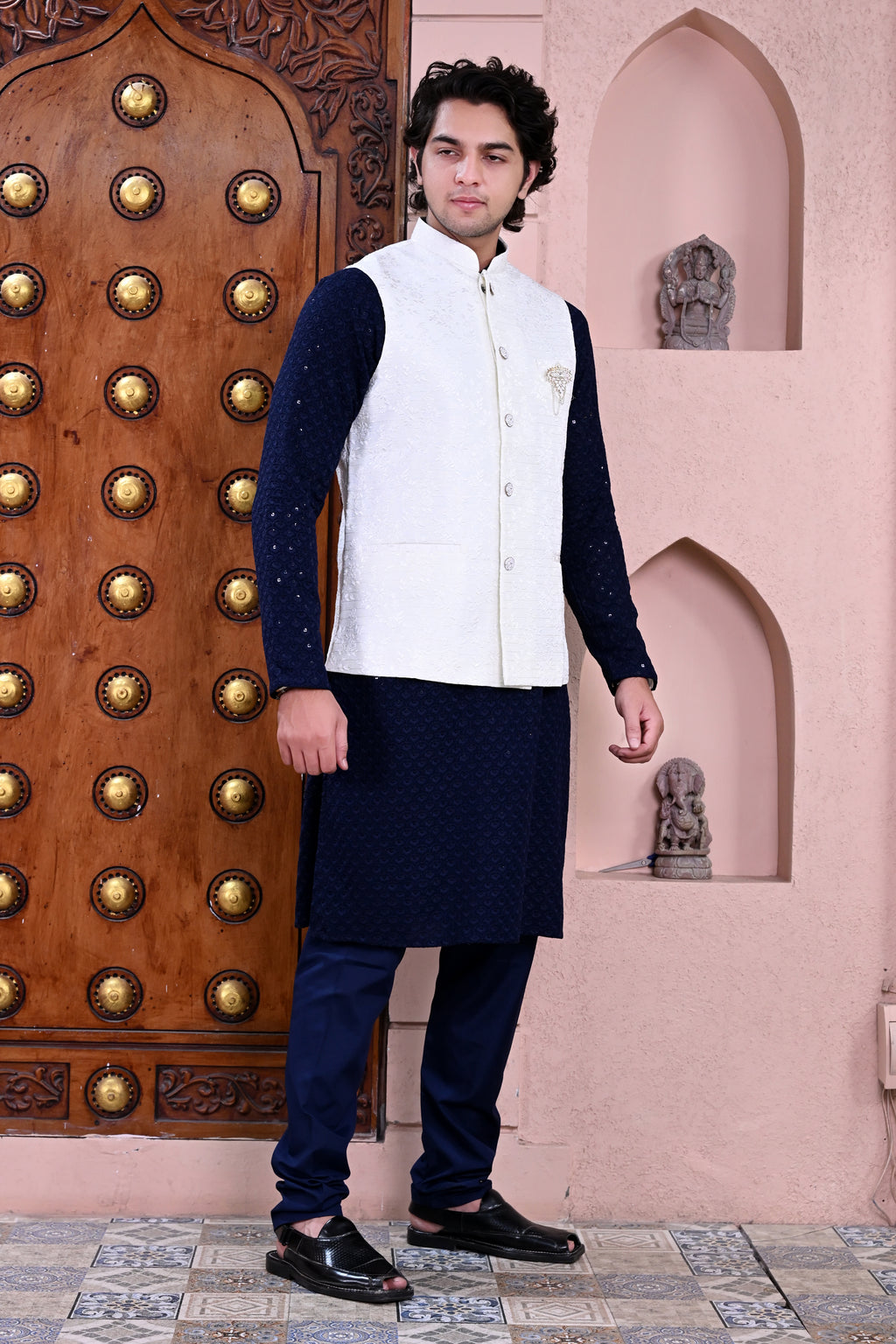 Men's White Jacquard Style Waist Coat