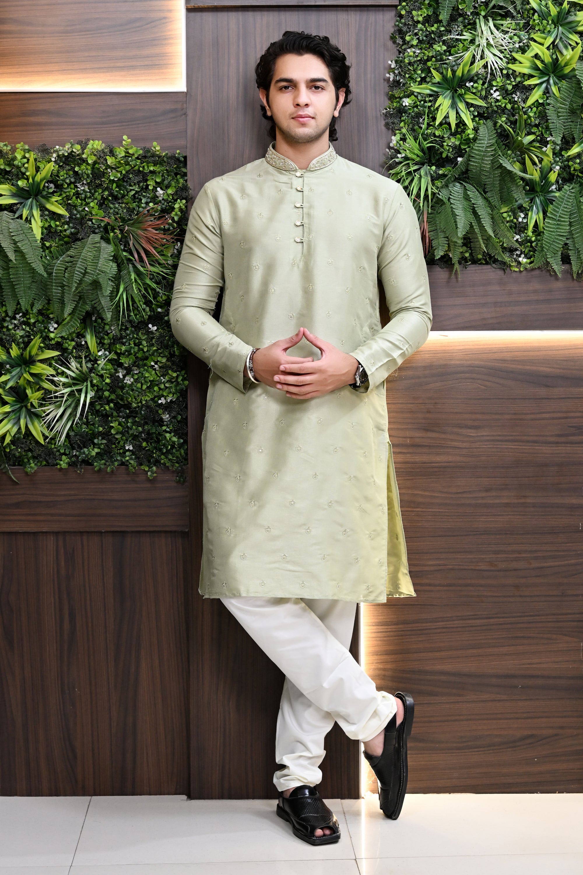 Men's Light Mid Green Embroidered Kurta Pajama