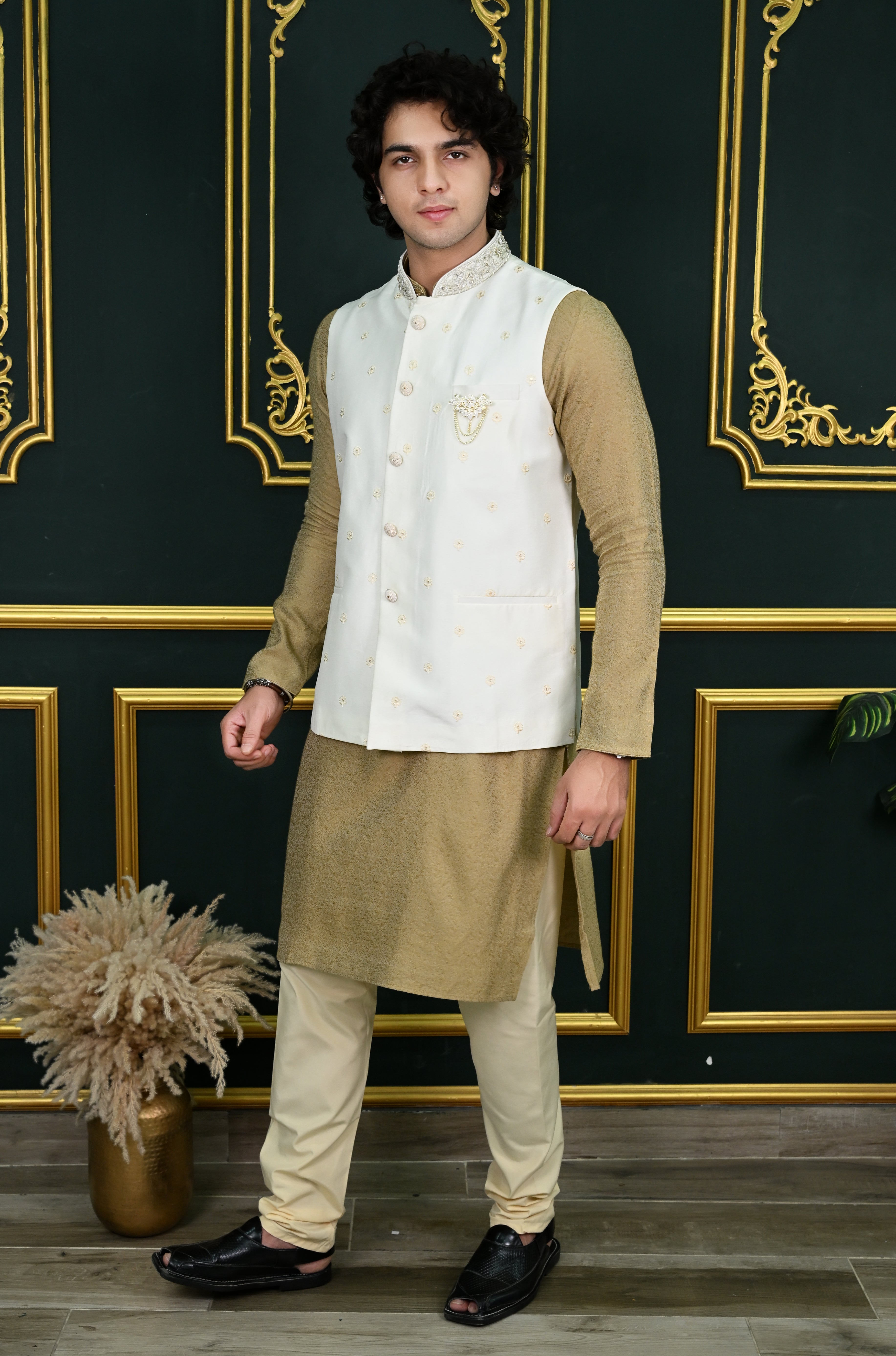 Men's White embroidered Waist Coat Secondary image