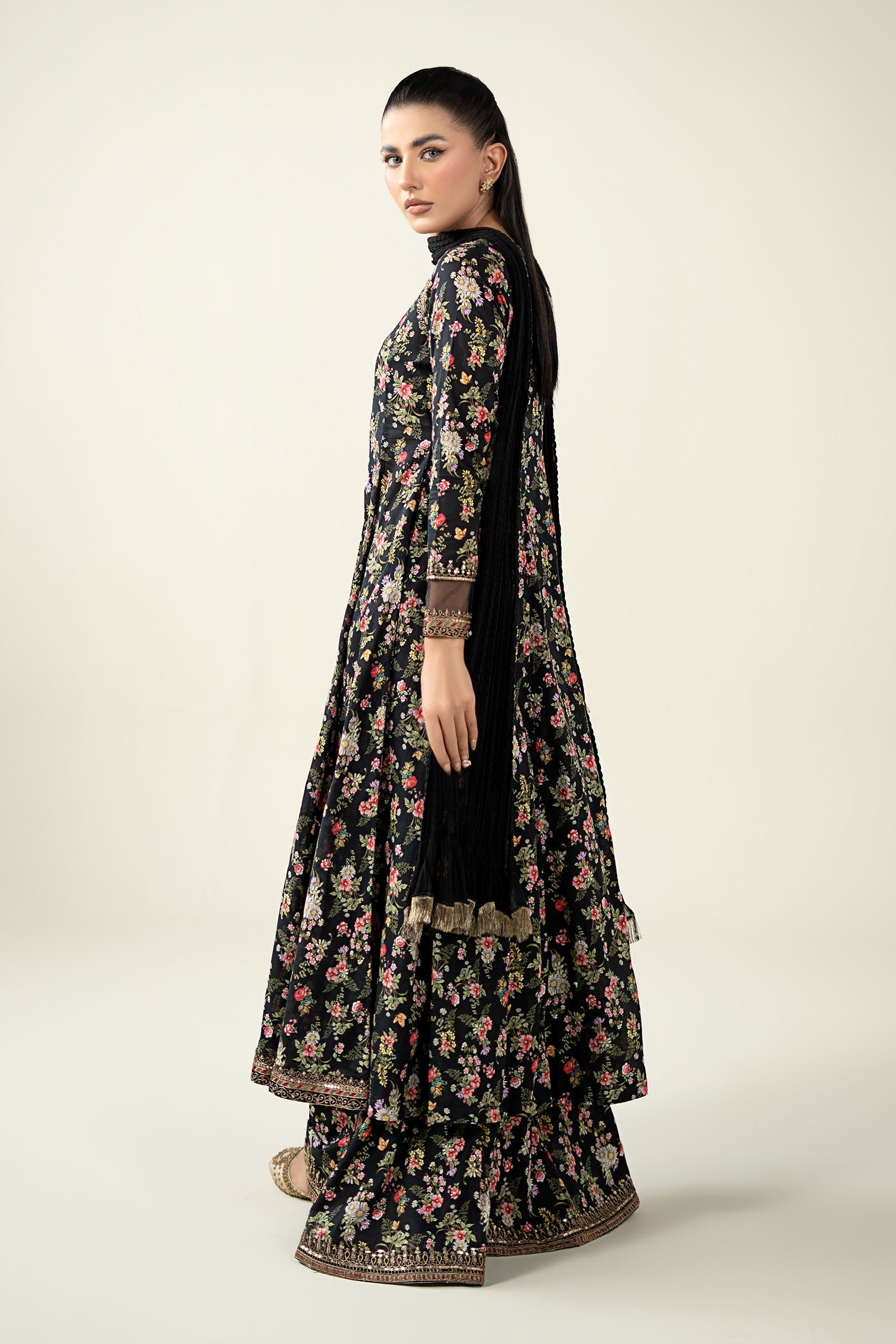 Maria B | Luxury Winter Pret 25 | DW-EA24-81R1-Black
