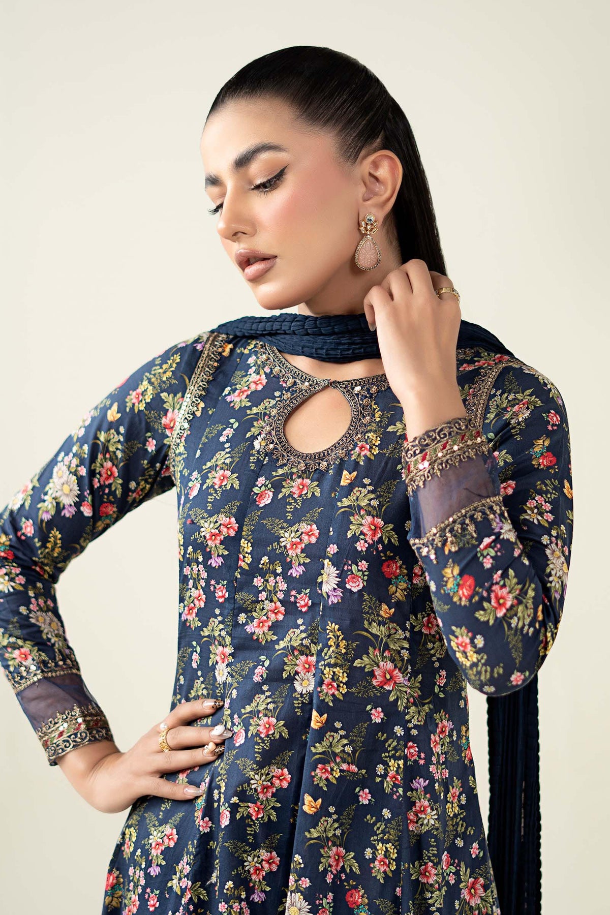 Maria B | Luxury Winter Pret 25 | DW-EA24-81R1-Blue