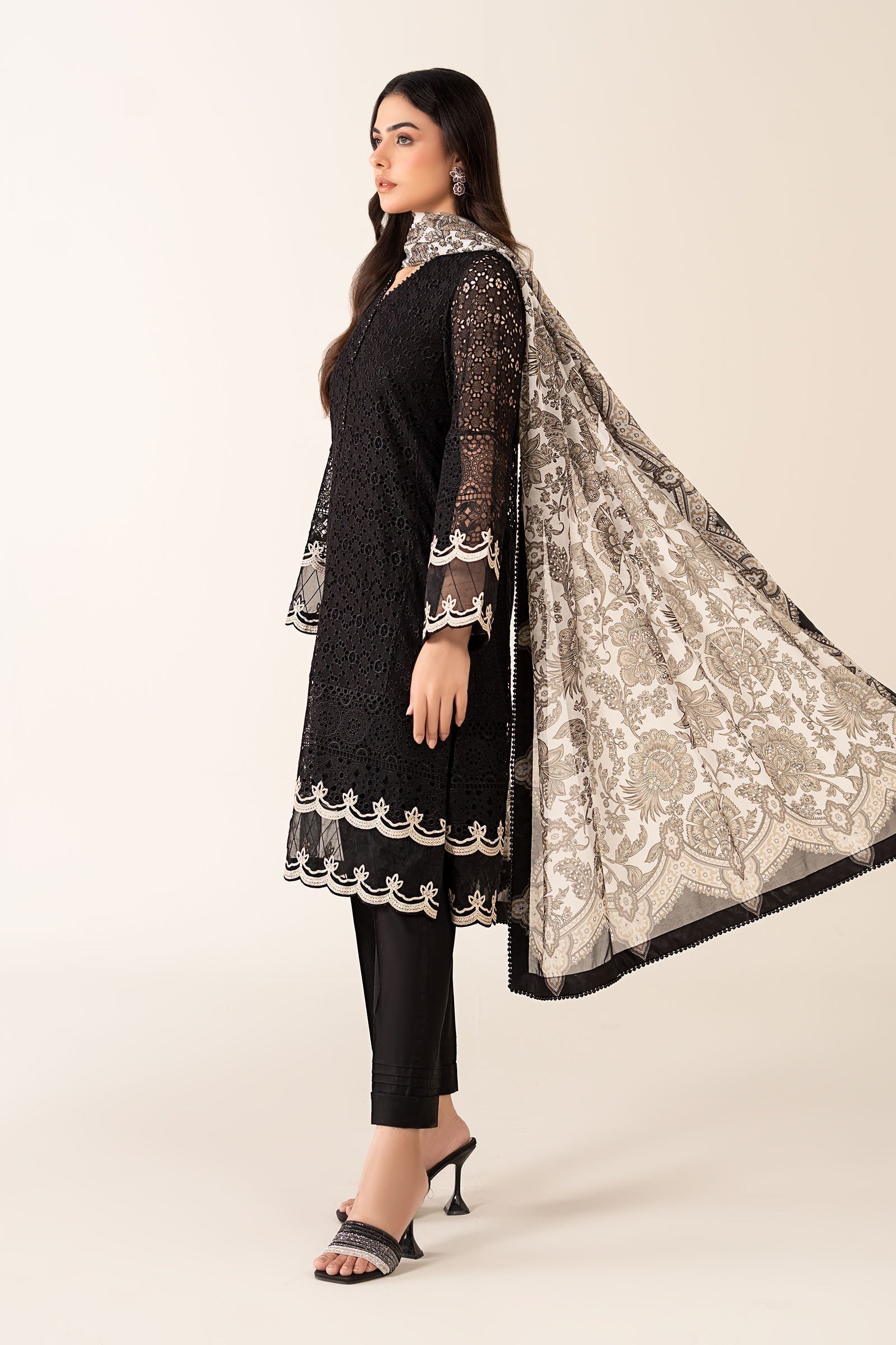Maria B | Luxury Winter Pret 25 | DW-MN24-10R1-Black