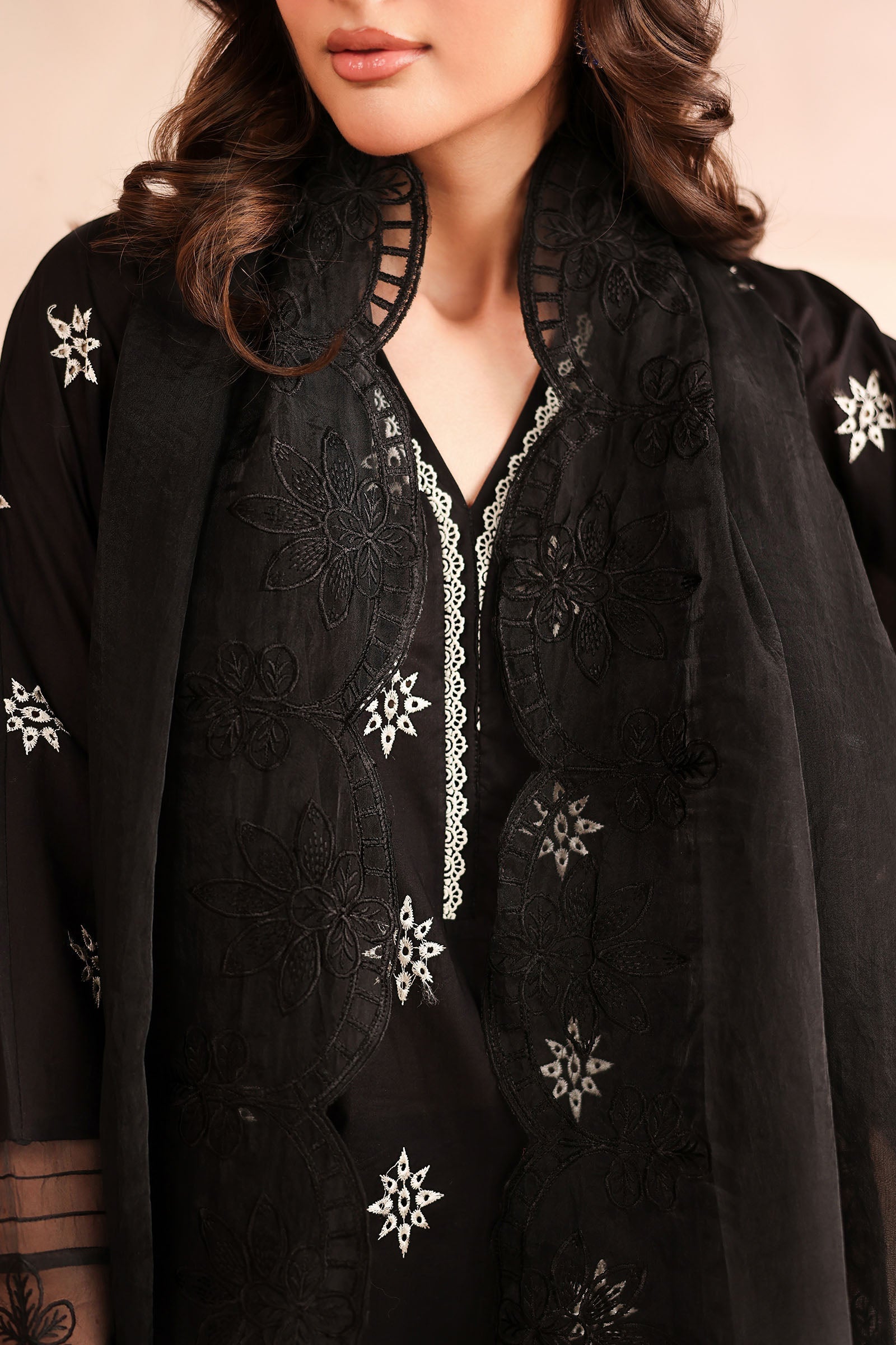 Maria B | Luxury Winter Pret 25 | DW-MN25-01-Black