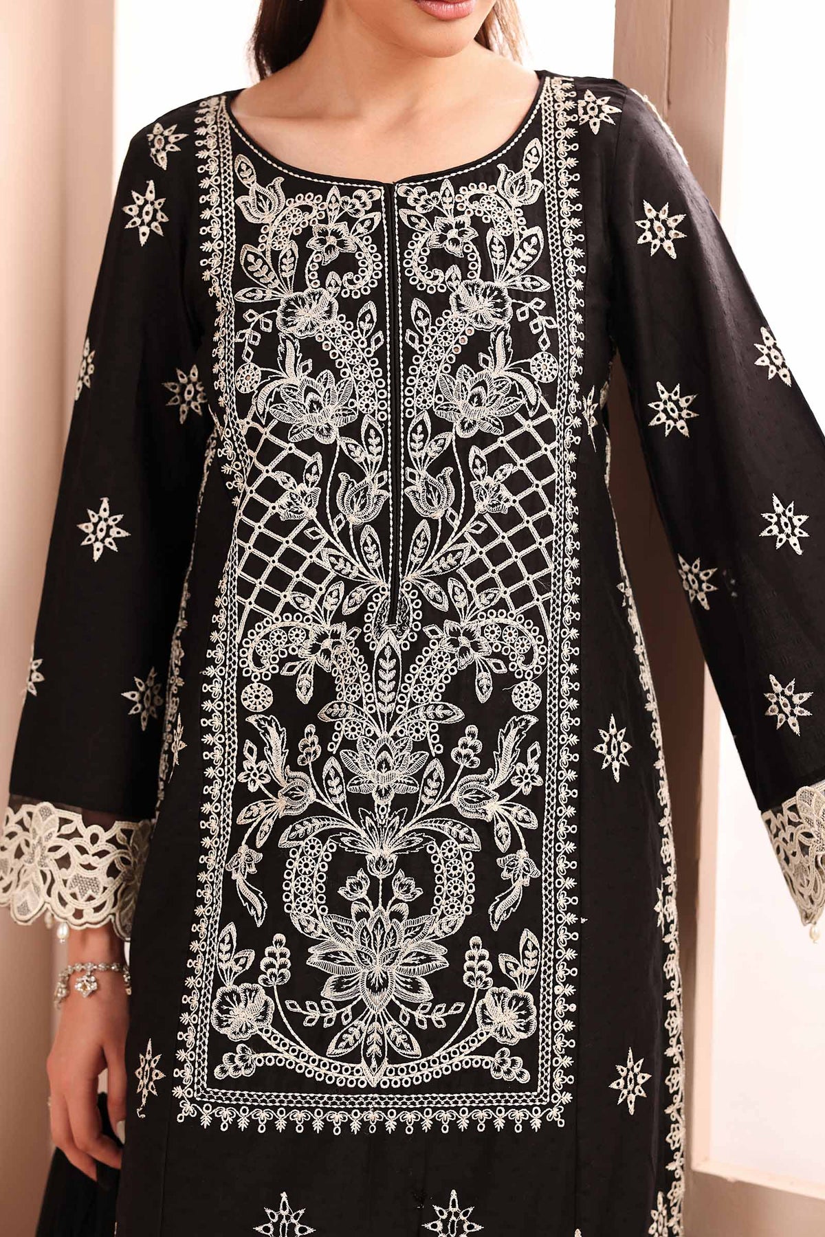 Maria B | Luxury Winter Pret 25 | DW-MN25-06-Black