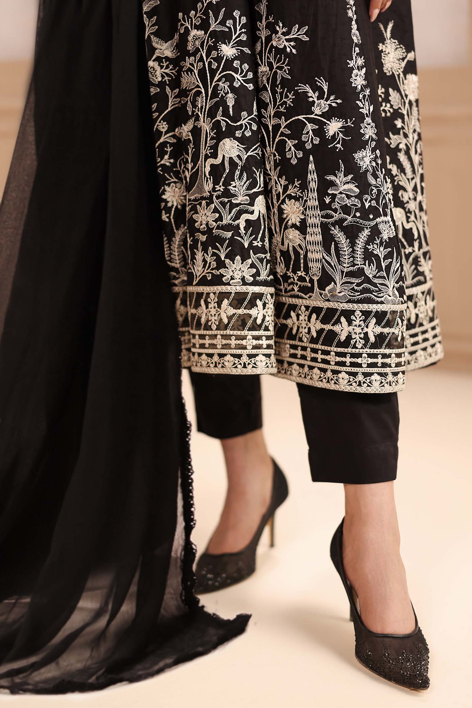 Maria B | Luxury Winter Pret 25 | DW-MN25-09-Black