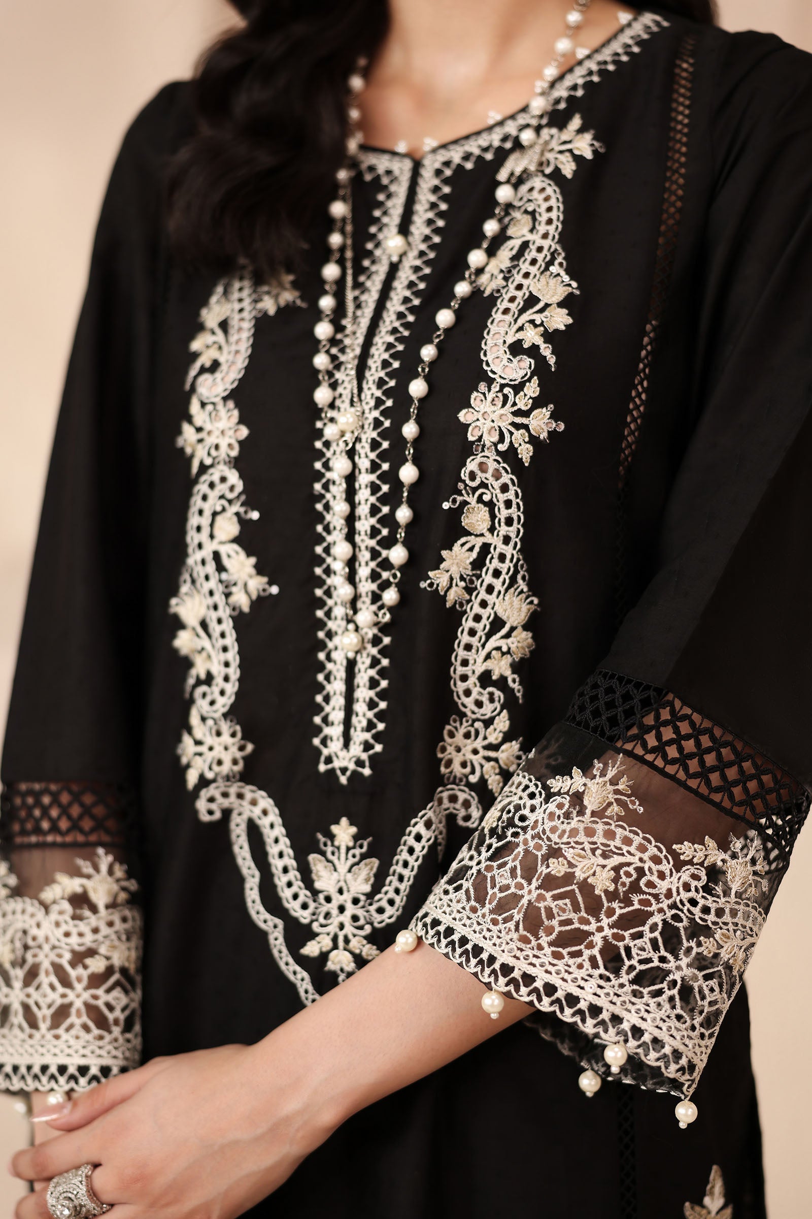 Maria B | Luxury Winter Pret 25 | DW-MN25-13-Black