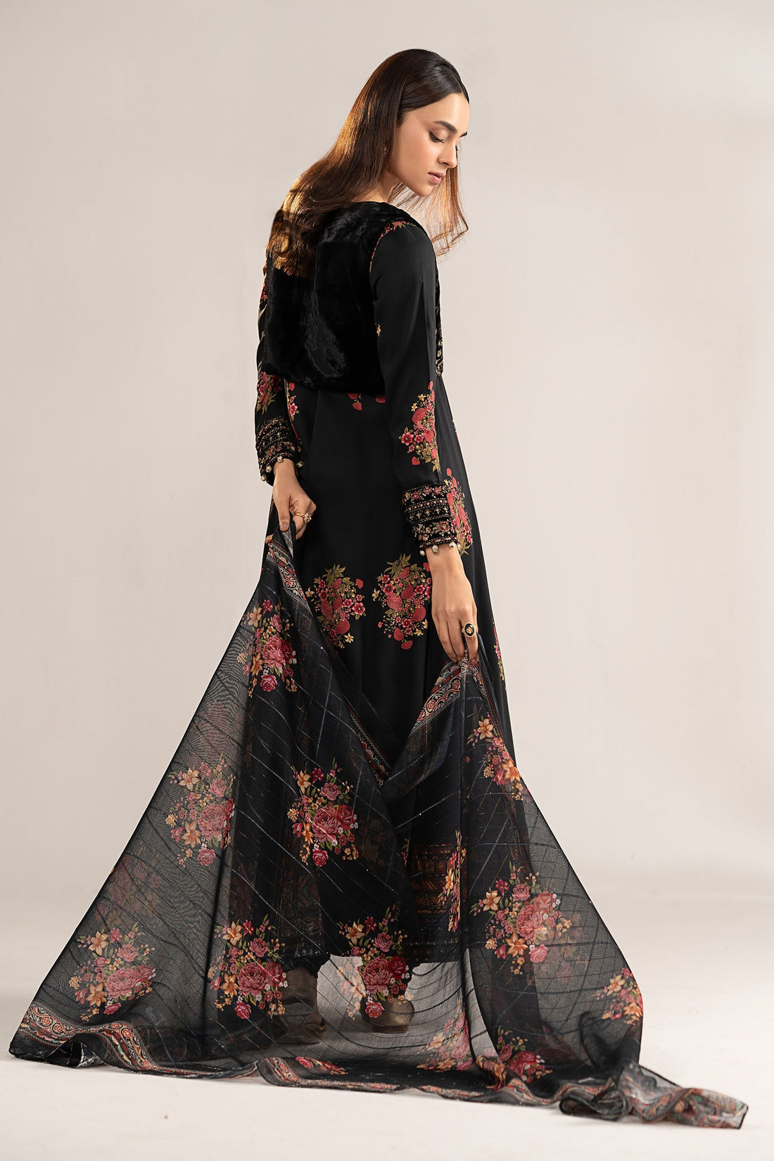 Maria B | Luxury Pret Winter 25 | DW-W25-39