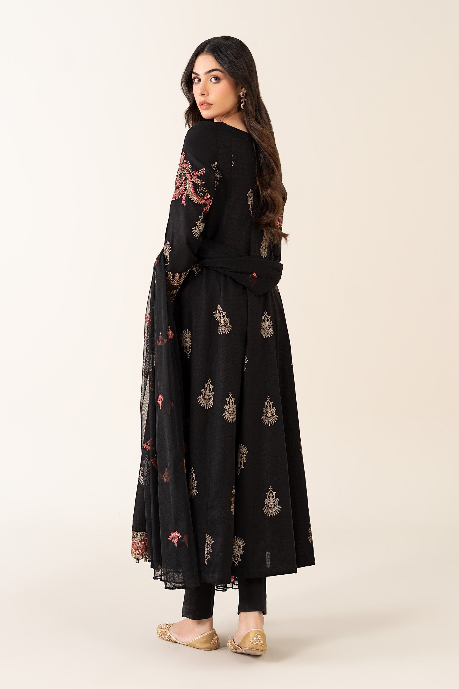 Maria B | Luxury Winter Pret 25 | DW-EF22-13R1-Black