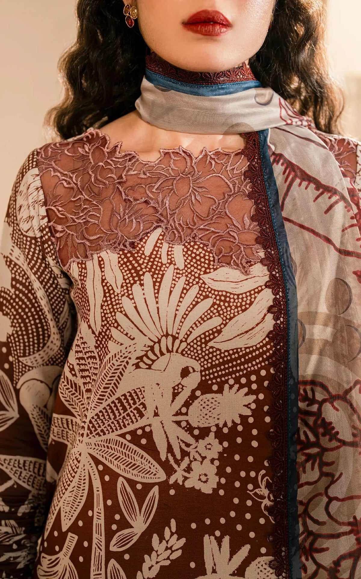 Asifa and Nabeel | Meraki Vintage 25 | Darcheeni (MVL25-07)
