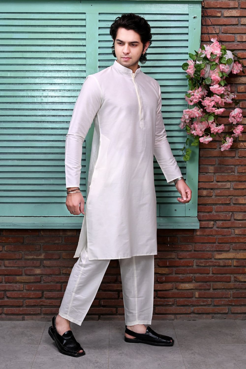Elegant White Plain Kurta Pajama