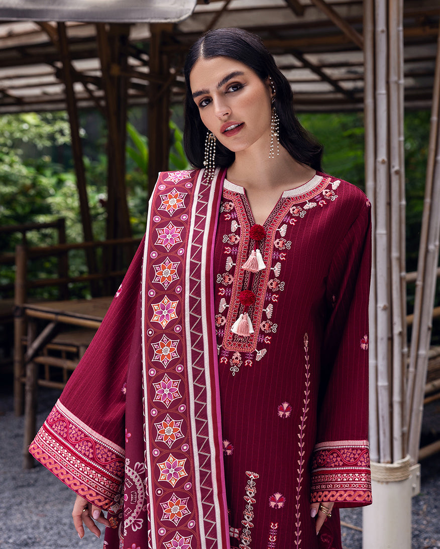 Mushq | Hemline Karandi | Emerald Glimmer