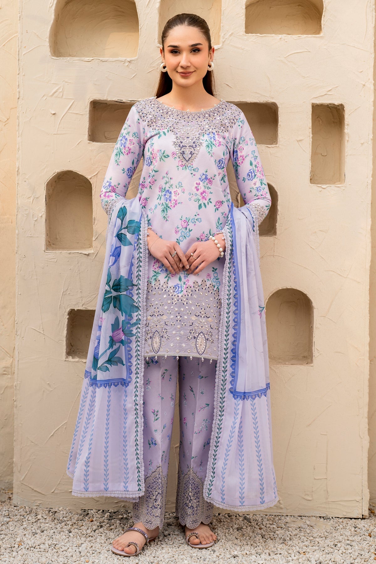 Alizeh | Levana Lawn | Flake