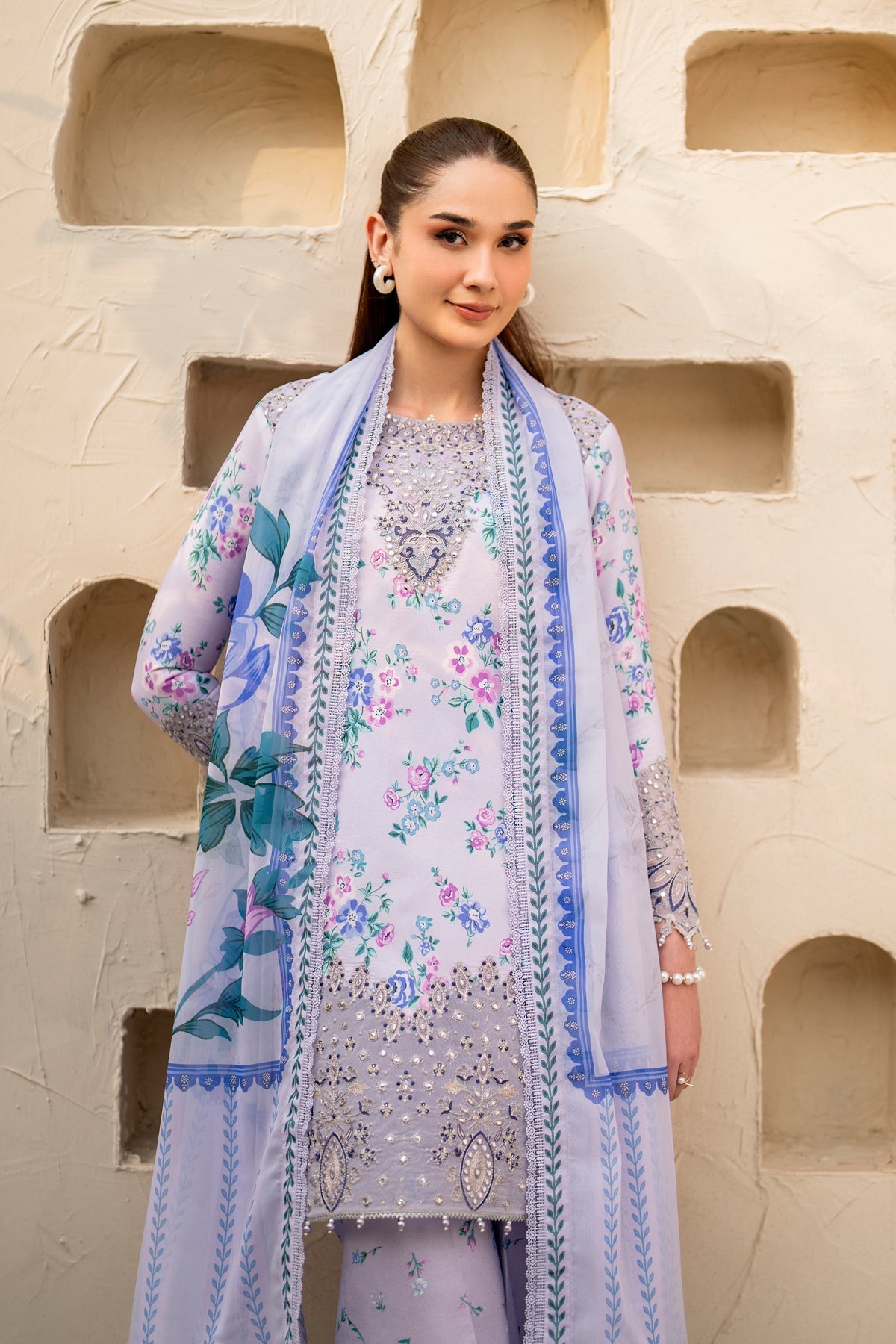 Alizeh | Levana Lawn | Flake