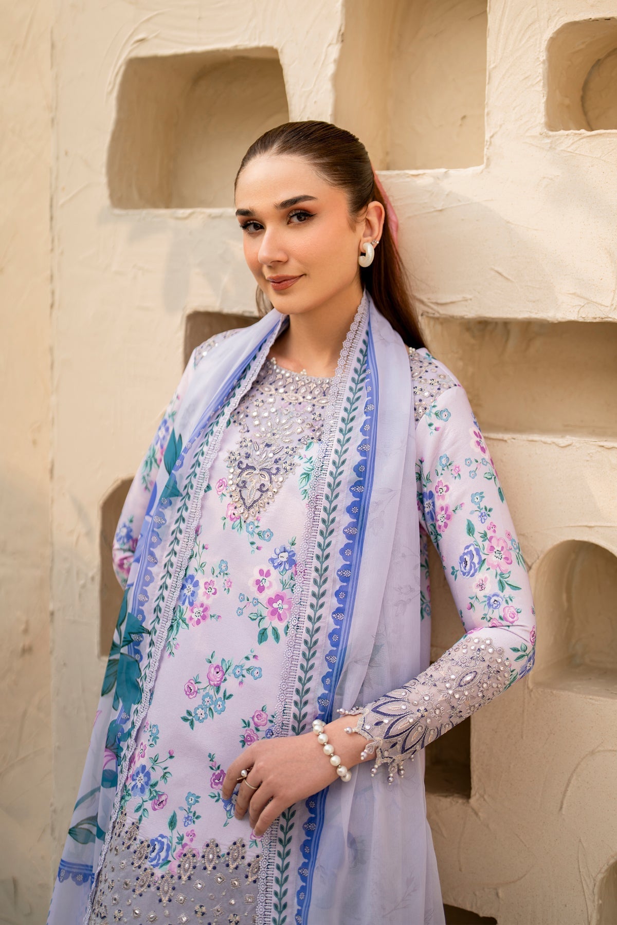 Alizeh | Levana Lawn | Flake