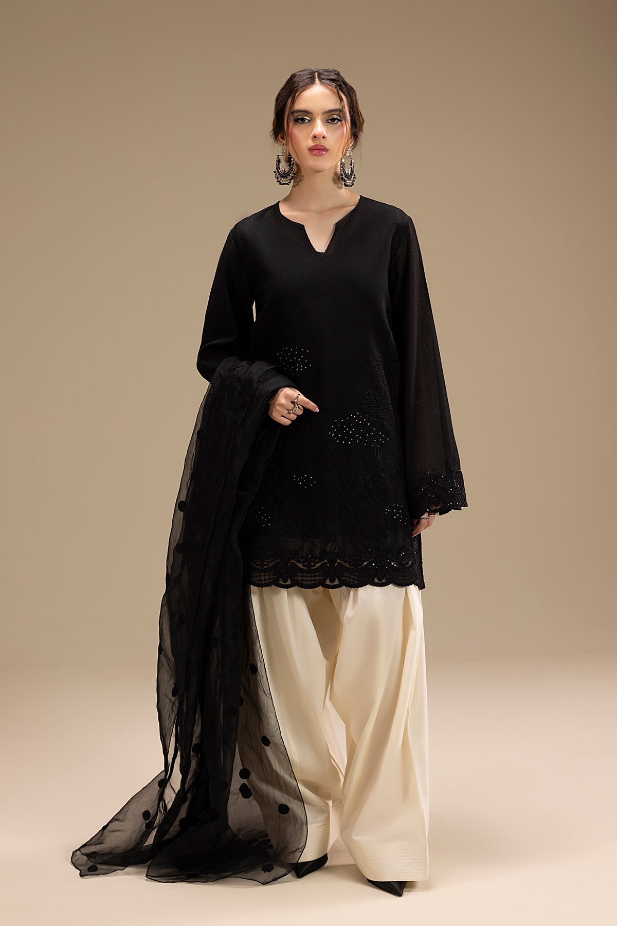 Erum Khan | Lillia Summer Edit | Night Petal