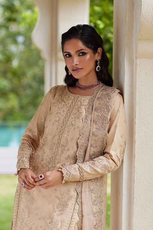Gulaal | Luxury Lawn 25 | Daphne