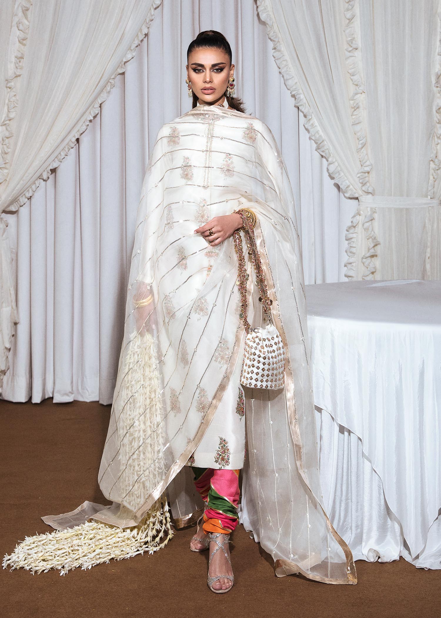 Hussain Rehar | Basic Not Basic |  Blanc