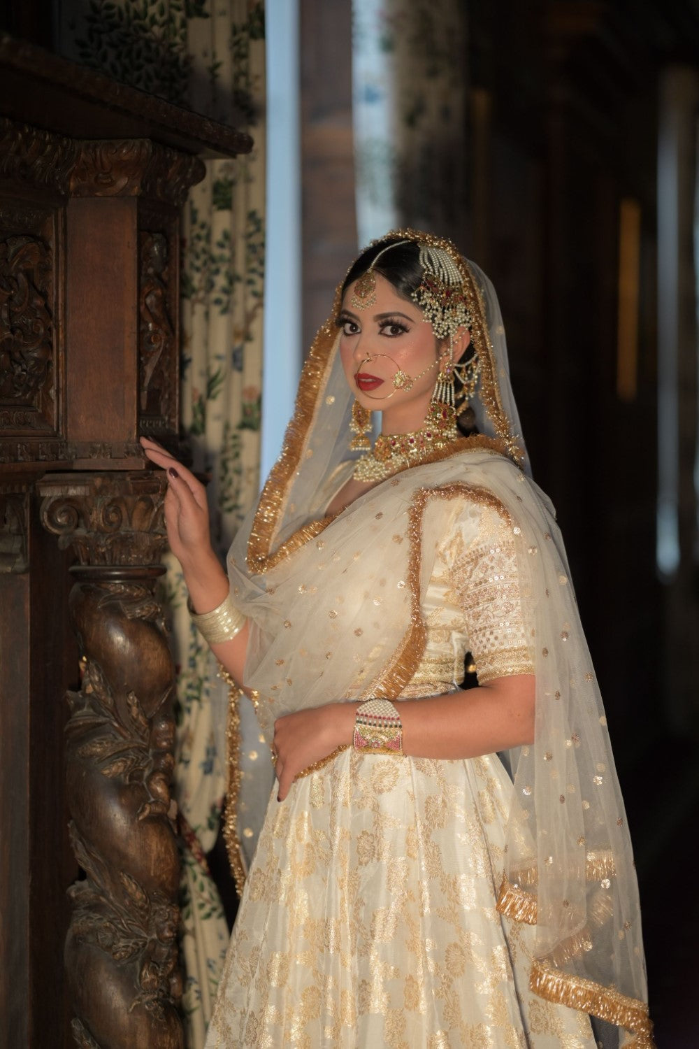 White Banarasi lehenga Secondary image