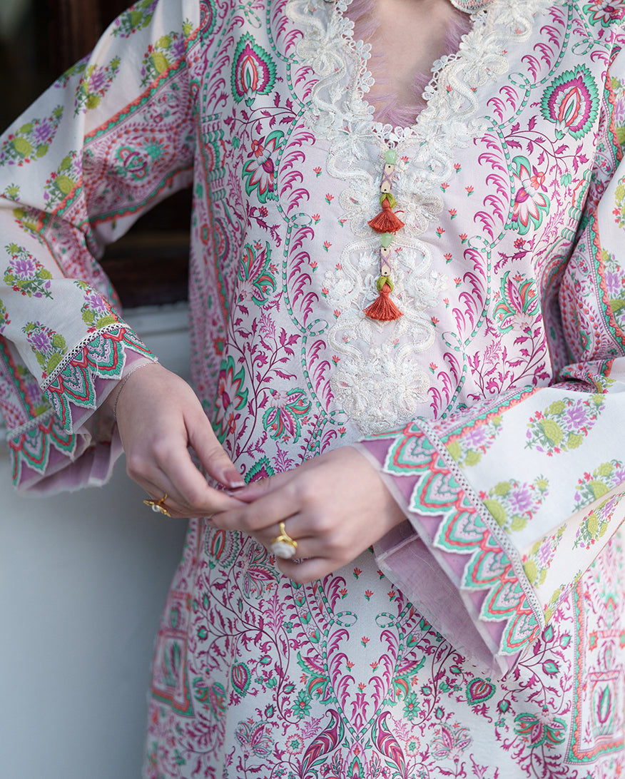 Roheenaz | Whispered Florals | Lily Drift