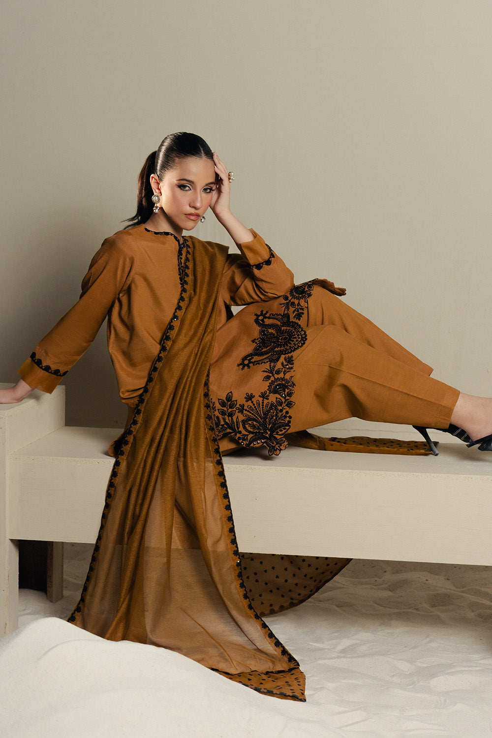 Maryum N Maria | Lyla Pret | MUSE - MS50374