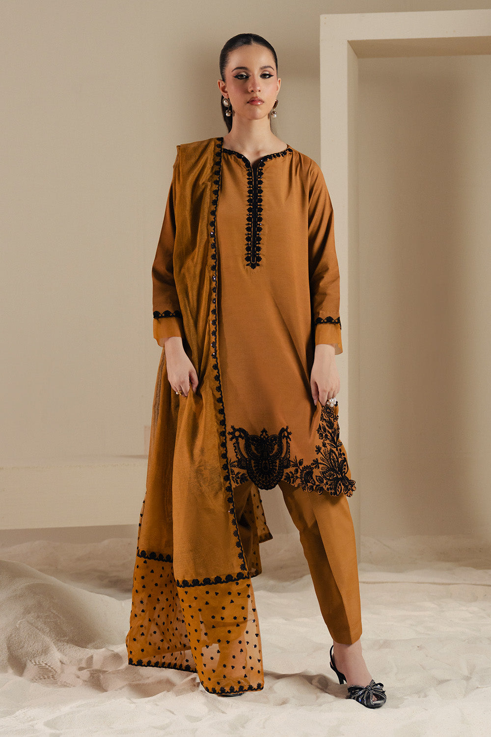 Maryum N Maria | Lyla Pret | MUSE - MS50374