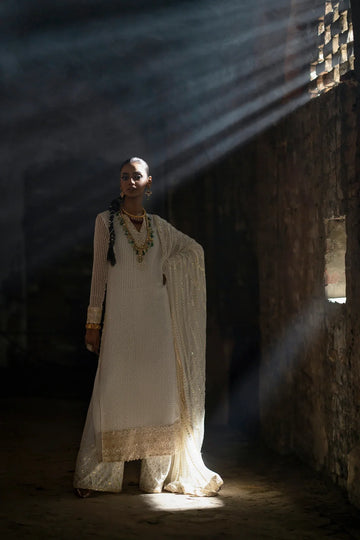 Erum Khan | Mannat Formals | Tabeer