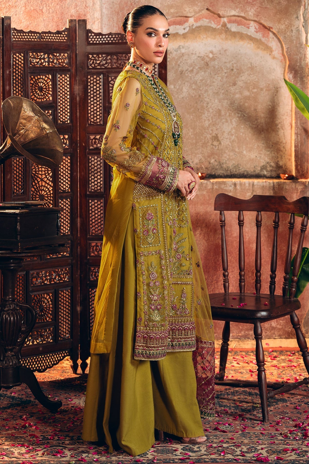 Motifz | Luxury Formals | 4824-ALMAS