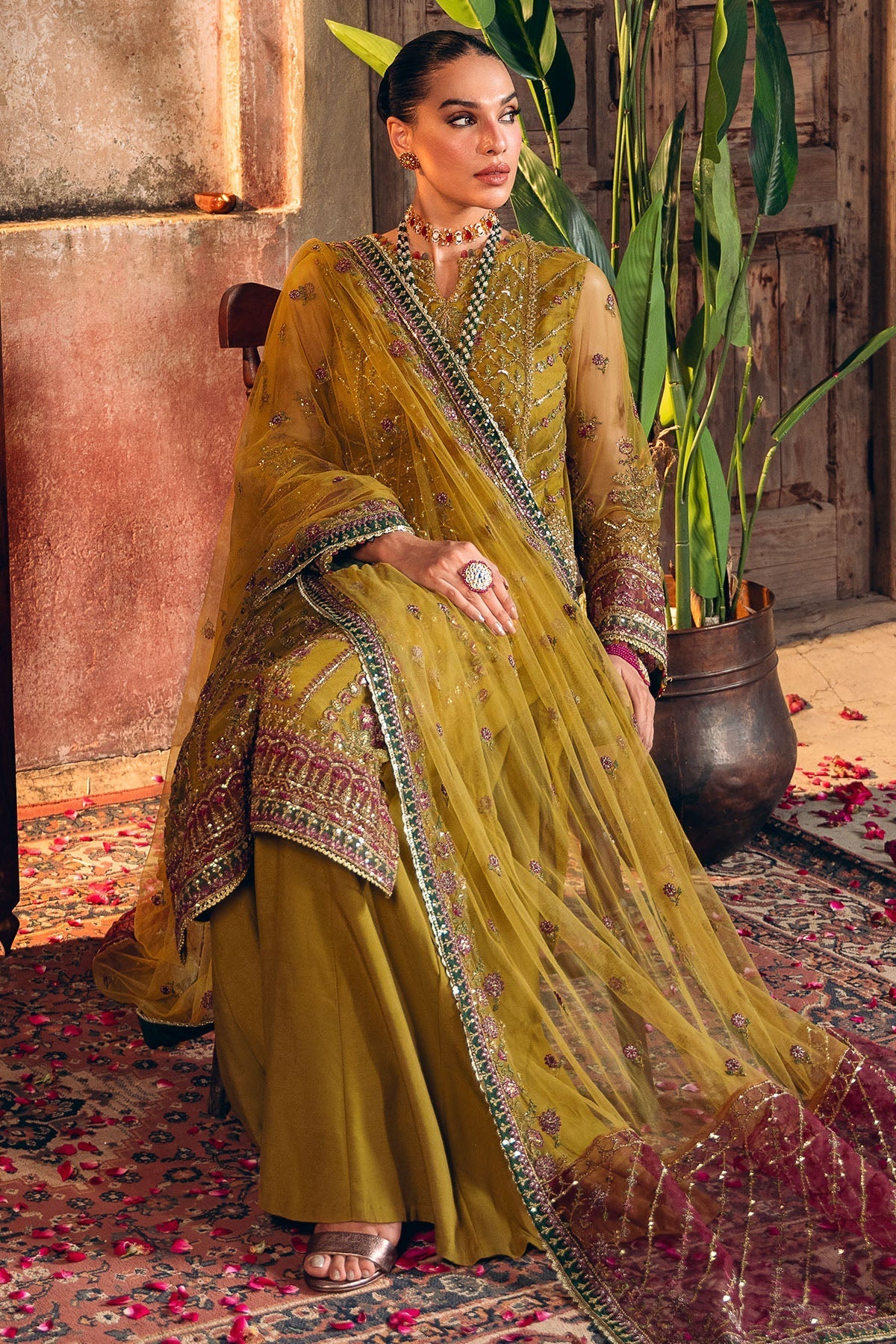 Motifz | Luxury Formals | 4824-ALMAS