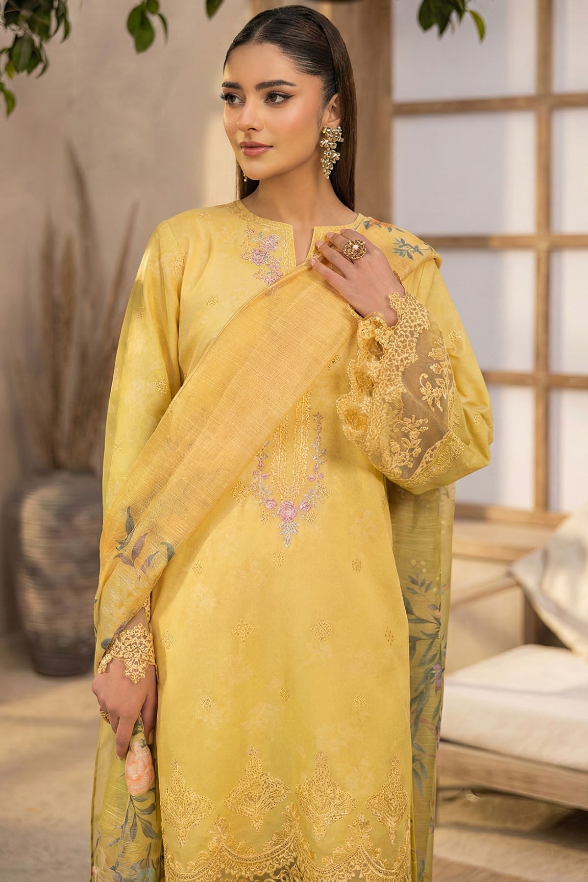 Motifz | Amal Lawn 26 | 5818-REGALIA