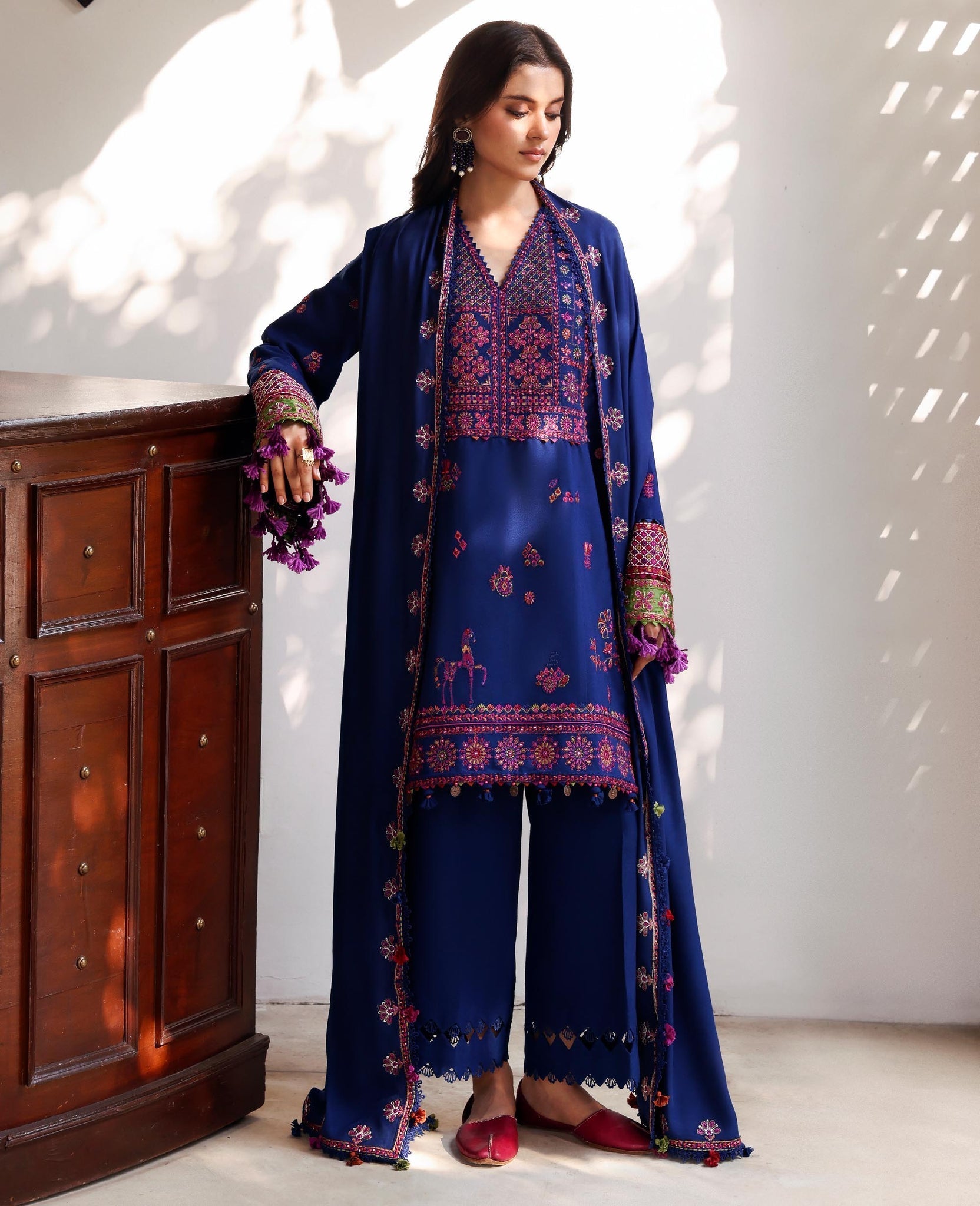 Republic Womenswear | Amaris Luxury Shawl 25 |Maris