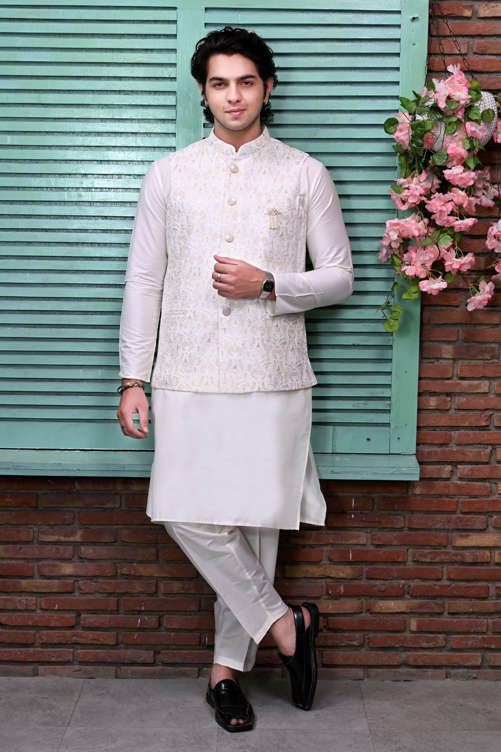 Men white embroidered Waist Coat