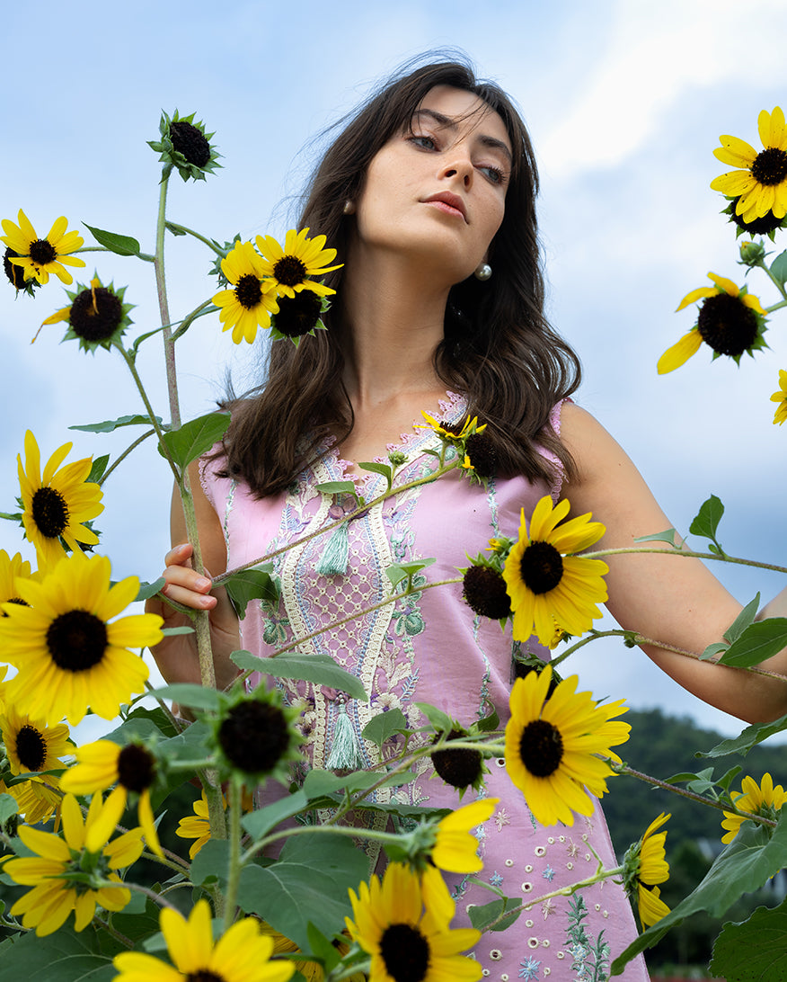 Mushq | Hemline the Secret Garden | Peony Glow