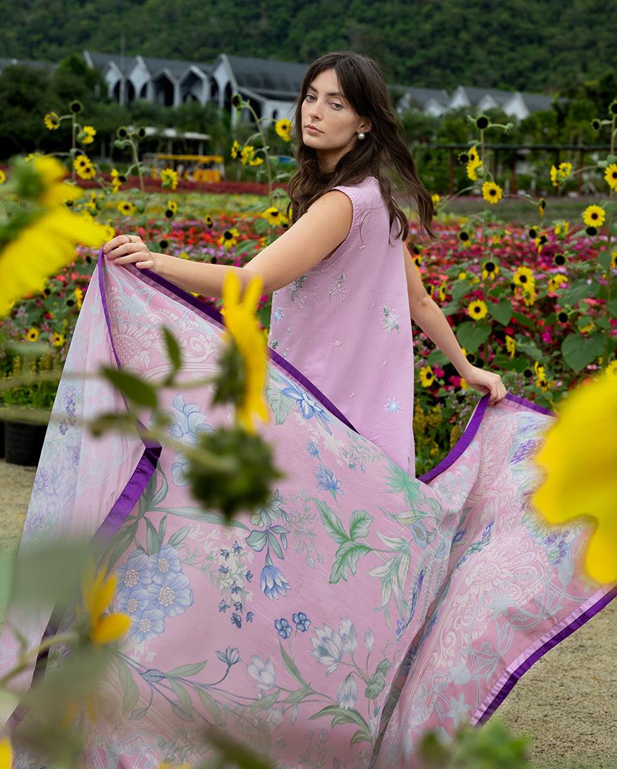 Mushq | The Secret Garden Lawn | Peony Glow