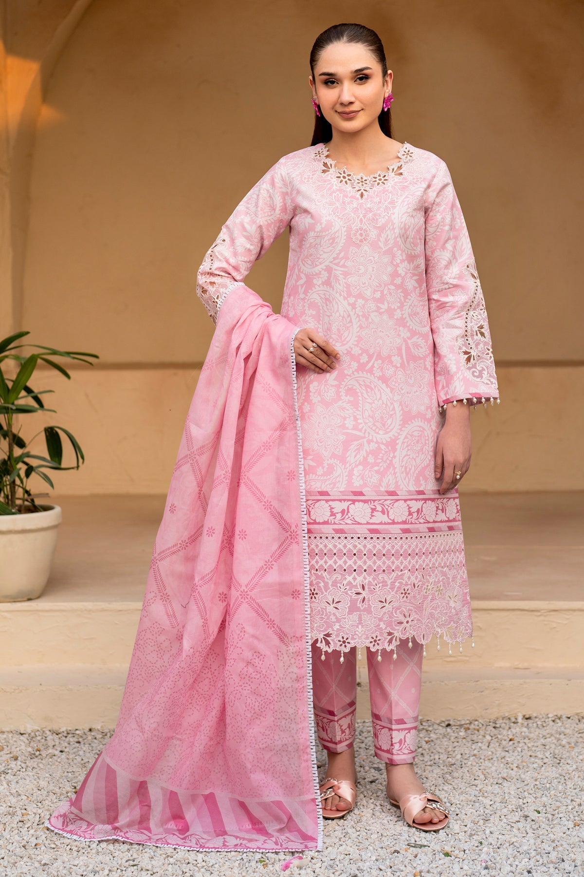Alizeh | Levana Lawn | Perla